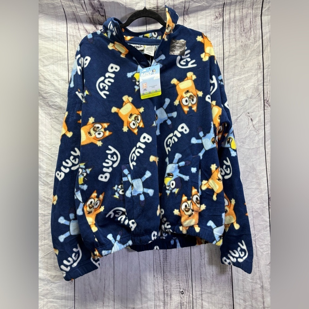 Bluey Long Sleeve Polar Sleeve Medium NWT